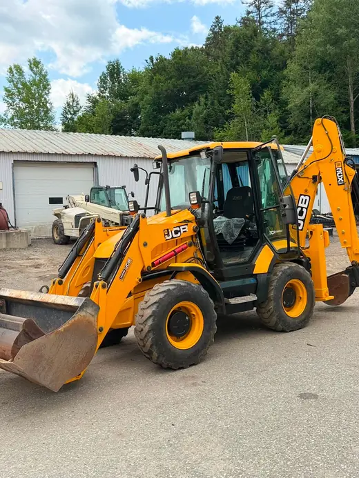 2016 backhoe loader listing photo 1