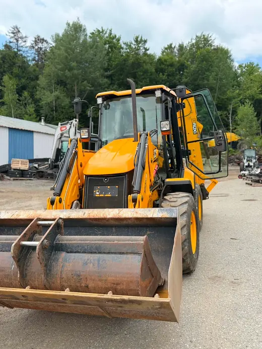 2016 backhoe loader listing photo 2